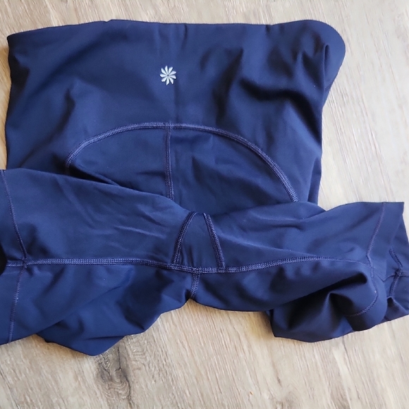 Athleta Navy High-Rise Bike Shorts with Side Pockets - Picture 4 of 7